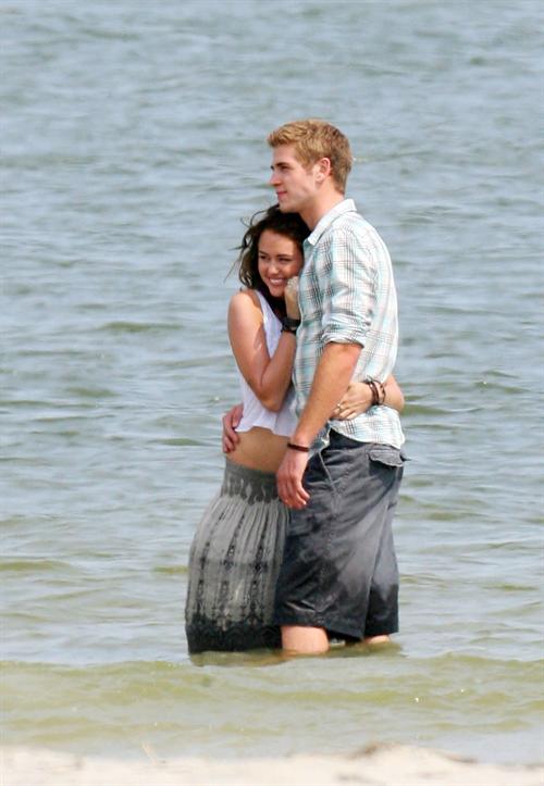 Miley_Cyrus_shares_bc37.jpg